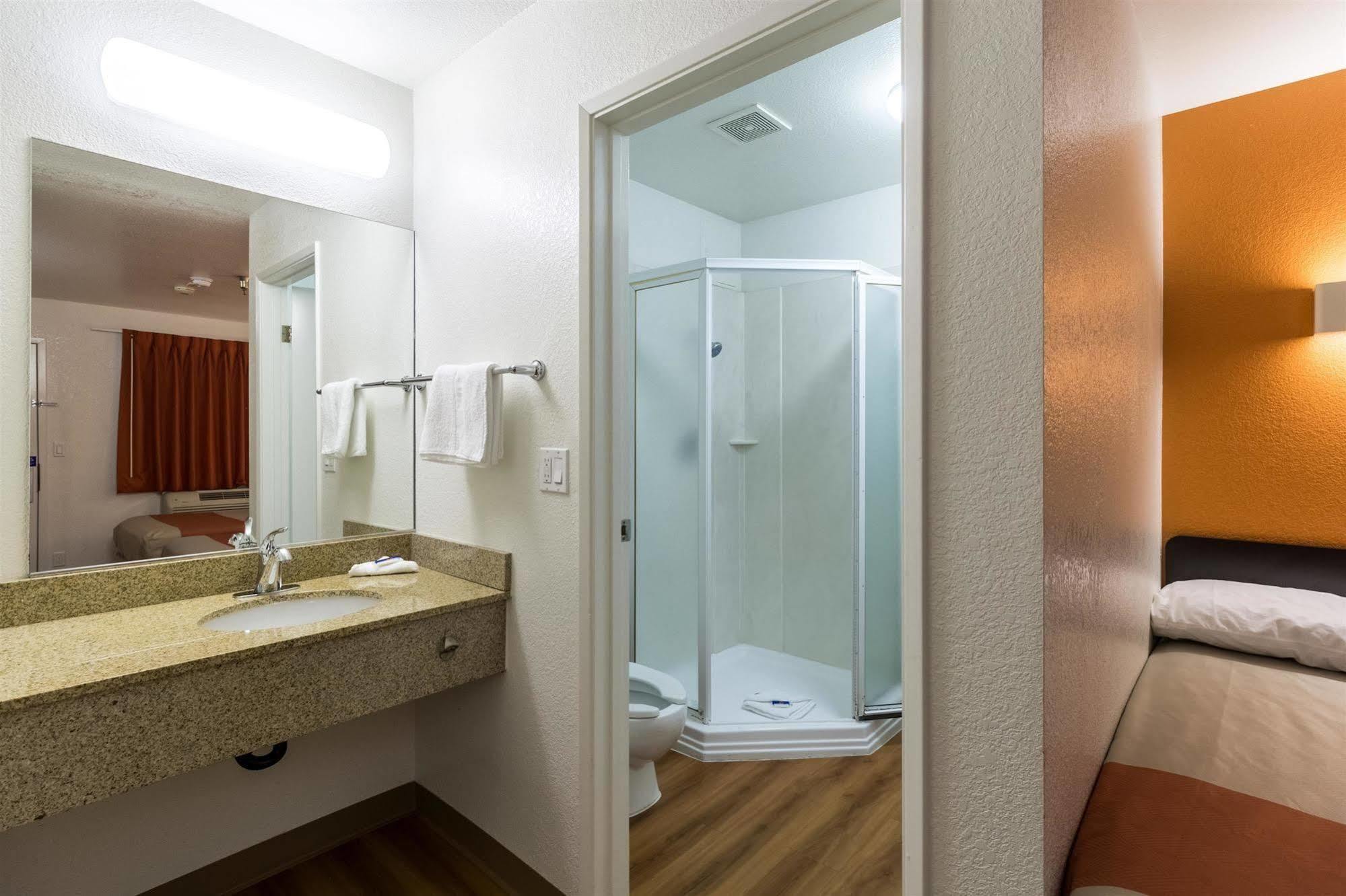 Motel 6-Kirkland, Wa - North Kirkland Eksteriør bilde