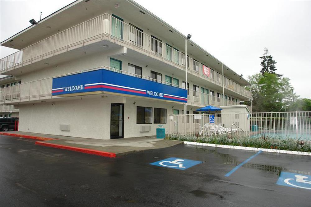 Motel 6-Kirkland, Wa - North Kirkland Eksteriør bilde